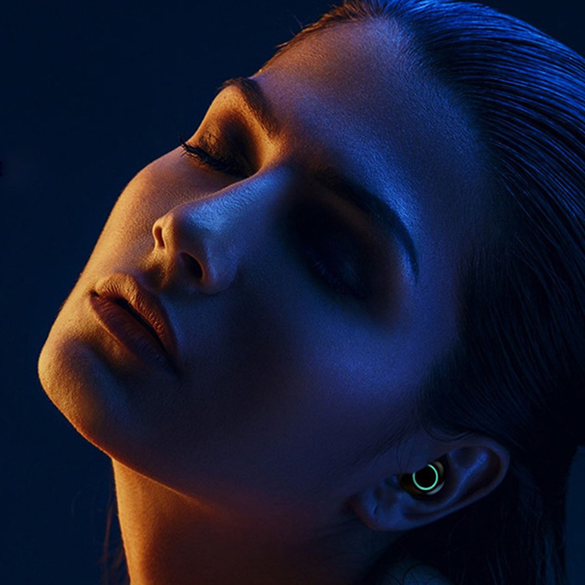2-in-1 Wireless Headphones With Power Bank